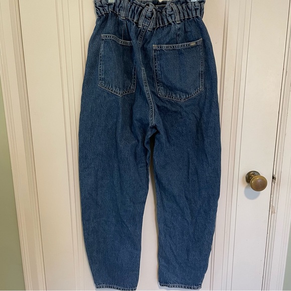 Zara Paperbag Waist Barrel Leg Jeans Medium Wash‎ - Picture 2 of 4